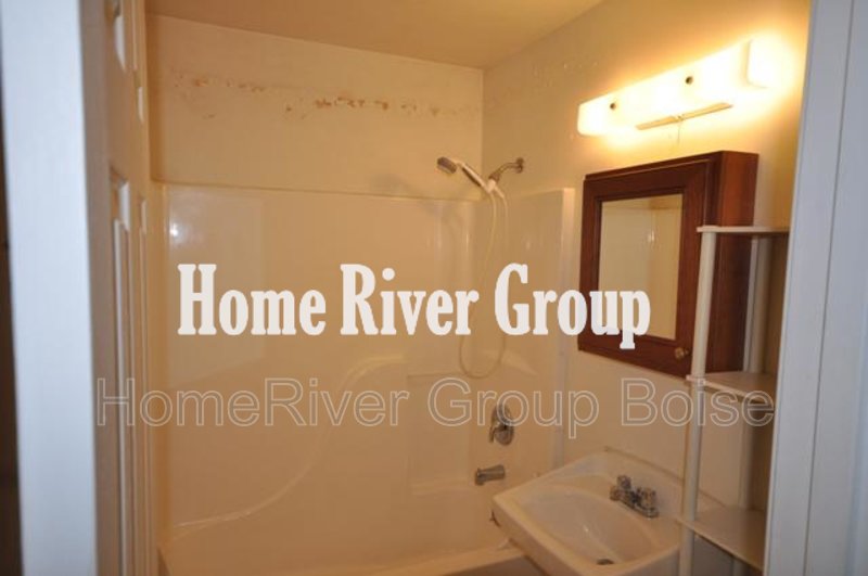 Apply Today!  206 E Morrison St property image