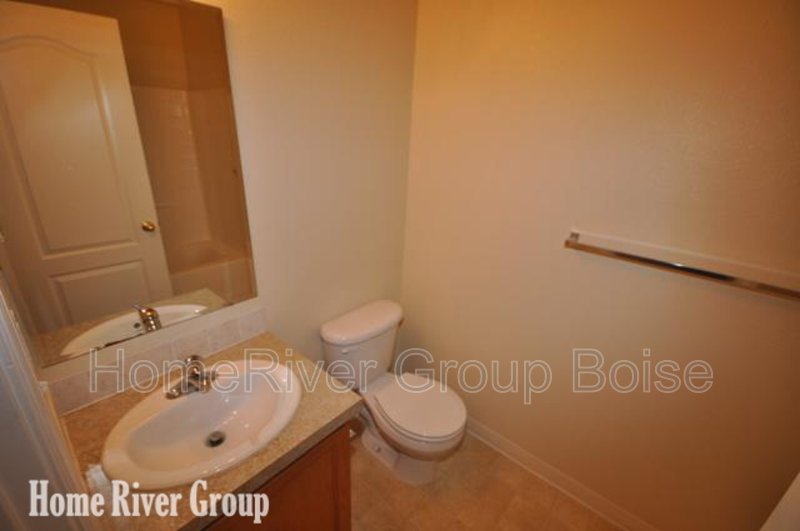 Apply Today! 1913 Lexis Ln Apt 103 Nampa, ID 83686- property image