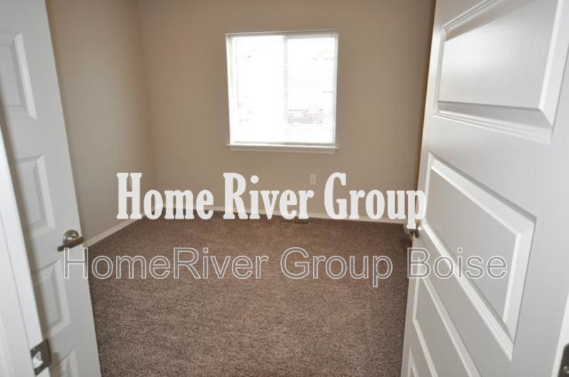 Apply Today! 1330 Edgewater Circle 201 Nampa, ID 83686 property image