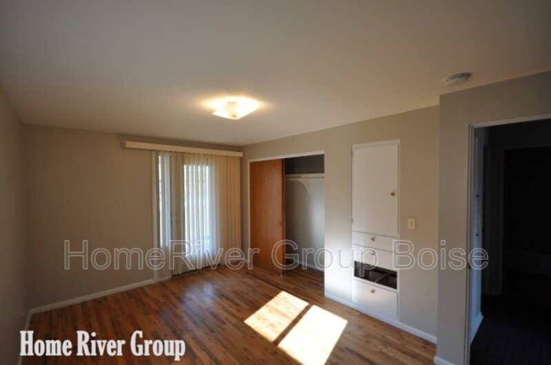 Apply Today! 2211 N Raymond St Boise ID 83704 property image