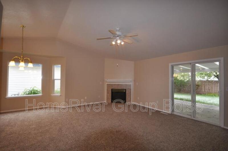 Charming 3-Bedroom Home with Vaulted Ceilings and Spacious Backyard property image