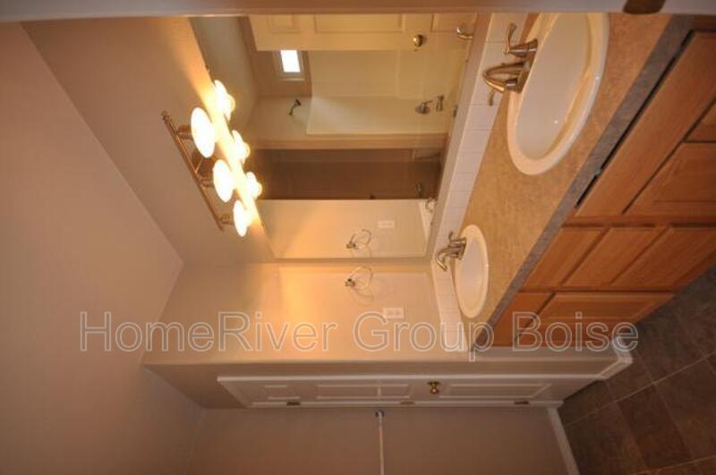 Charming 3-Bedroom Home with Vaulted Ceilings and Spacious Backyard property image