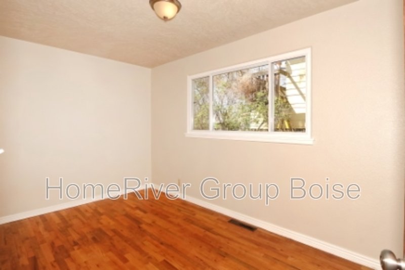 Beautifully Remodeled Duplex with Modern Upgrades and Private Yard property image