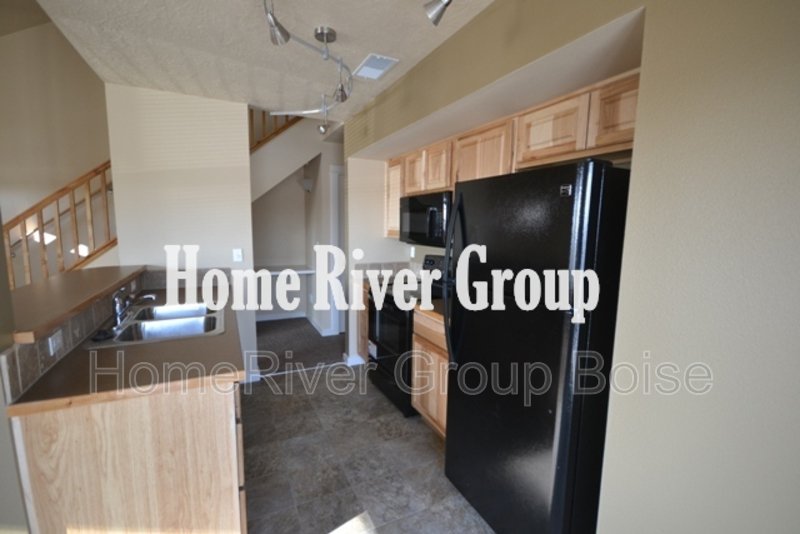 Charming 2-Bedroom Townhome with Community Pool, Clubhouse in Sendero property image