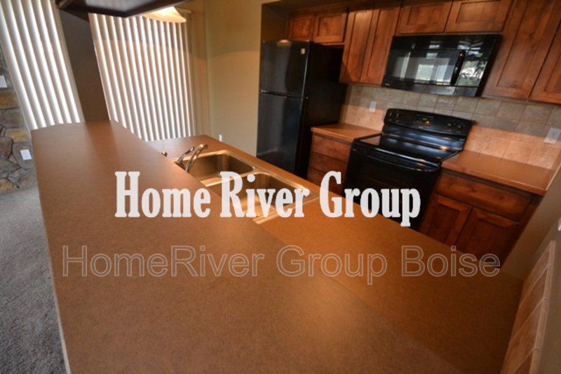 Charming 2-Bedroom Townhome with Community Pool, Clubhouse in Sendero property image