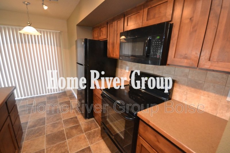 Charming 2-Bedroom Townhome with Community Pool, Clubhouse in Sendero property image