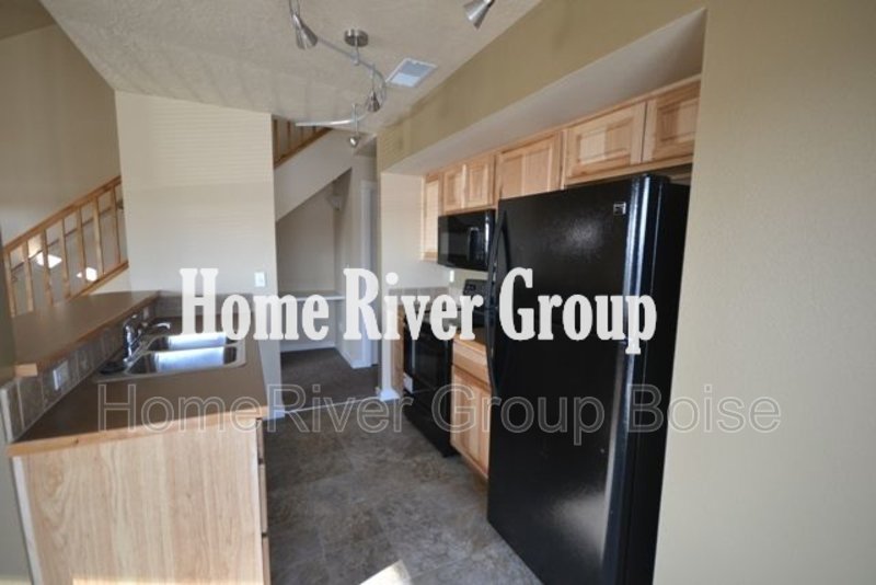 Charming 2-Bedroom Townhome with Community Pool, Clubhouse in Sendero property image