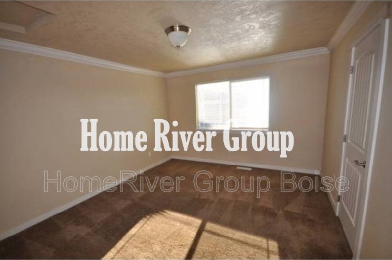 Charming 2-Bedroom Townhome with Community Pool, Clubhouse in Sendero property image