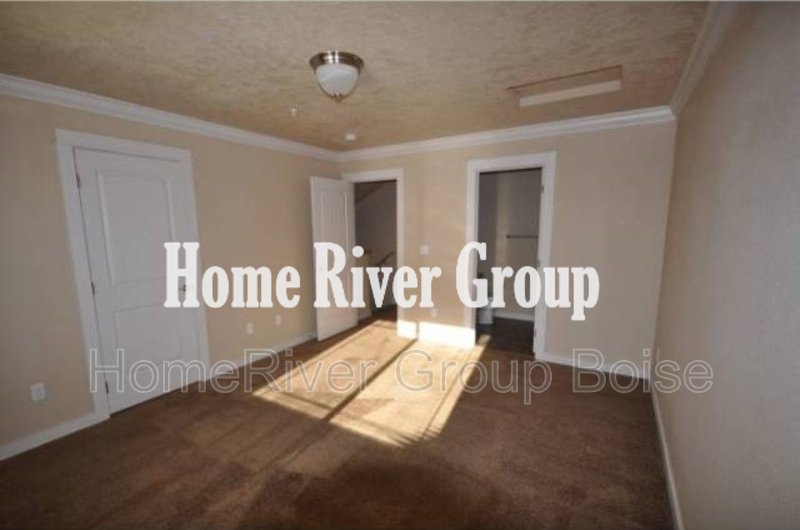 Charming 2-Bedroom Townhome with Community Pool, Clubhouse in Sendero property image