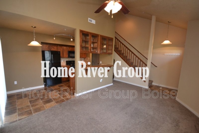Charming 2-Bedroom Townhome with Community Pool, Clubhouse in Sendero property image