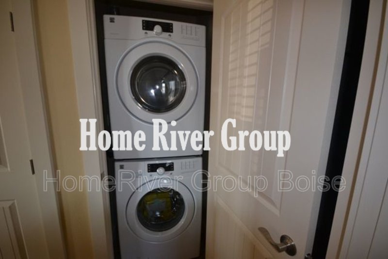 Charming 2-Bedroom Townhome with Community Pool, Clubhouse in Sendero property image