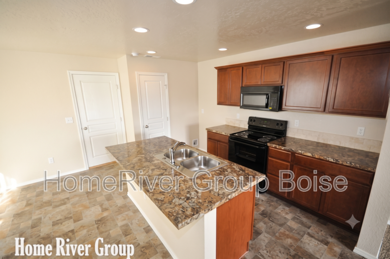 Charming Craftsman Home Near Community Pool and Park! property image